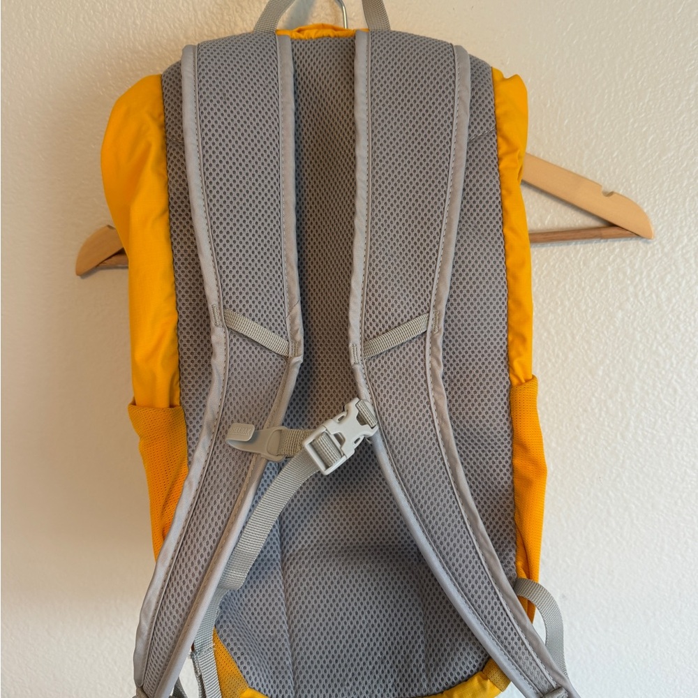 CamelBak Yellow Backpack - Picture 2 of 5